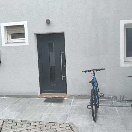 Apartments & Moeblierte Zimmer In Kahl Am Main, Kontaktloser Self Check-In, W-Lan, Schreibtisch, Duschbad, Kuechenzeile, Pkw-Plaetze Kahl am Main Exterior foto