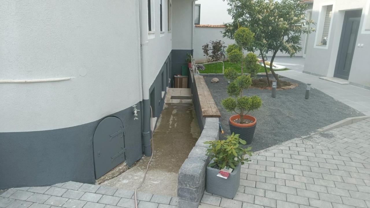 Apartments & Moeblierte Zimmer In Kahl Am Main, Kontaktloser Self Check-In, W-Lan, Schreibtisch, Duschbad, Kuechenzeile, Pkw-Plaetze Kahl am Main Exterior foto