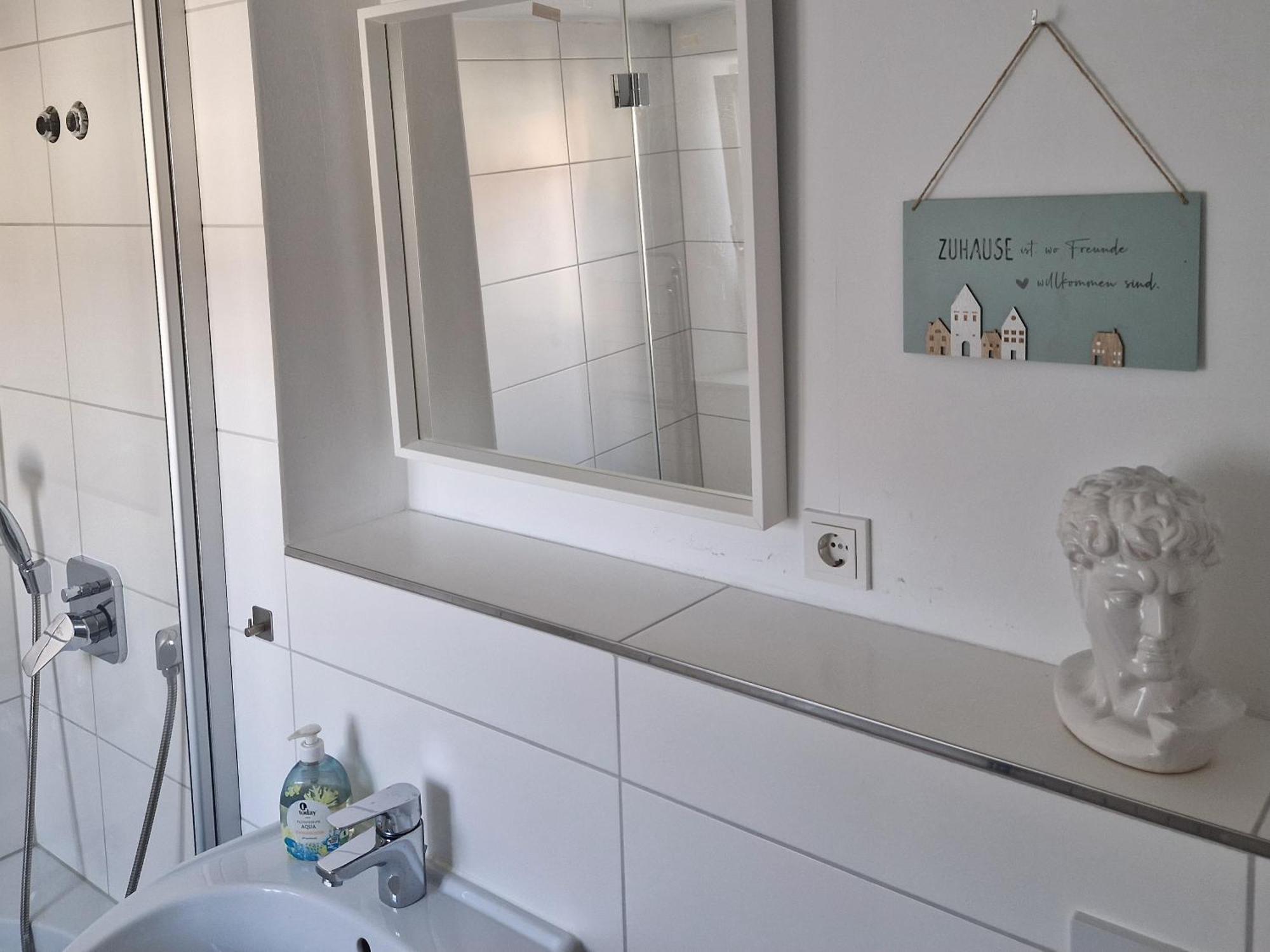 Apartments & Moeblierte Zimmer In Kahl Am Main, Kontaktloser Self Check-In, W-Lan, Schreibtisch, Duschbad, Kuechenzeile, Pkw-Plaetze Kahl am Main Quarto foto